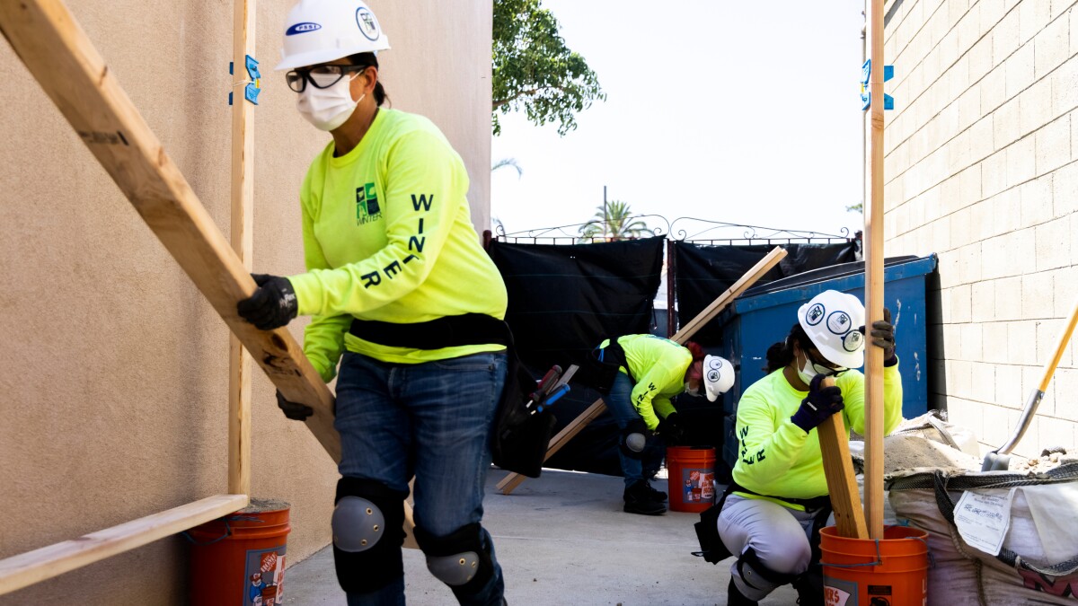 CALaborSec's tweet card. An L.A. organization that helps women get into the lucrative trades can't get enough women to sign up.