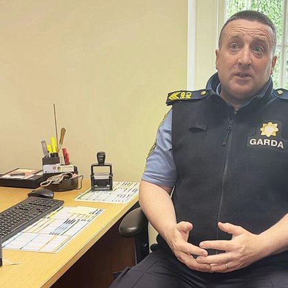 Tweet card summary image