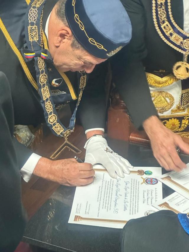 ASEAVA1's tweet card. Como legítimos, regulares y soberanos dentro de sus jurisdicciones, establece la Declaración Mancomunada de la Gran Logia Unida de Las Antillas – GLUA- y de la Gran Logia Nacional Venezolana …