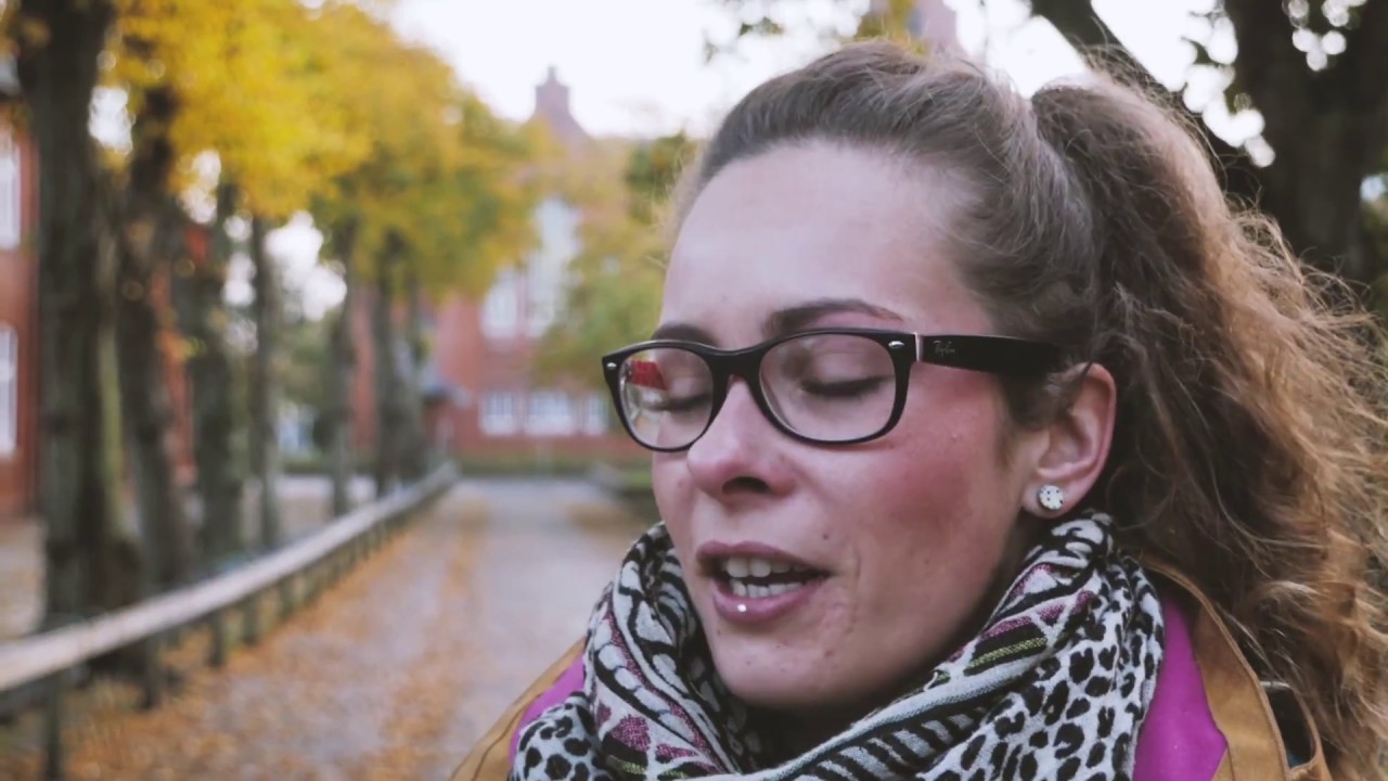 Energie_Bo's tweet card. WHITE GRID // Kundenstimmen official