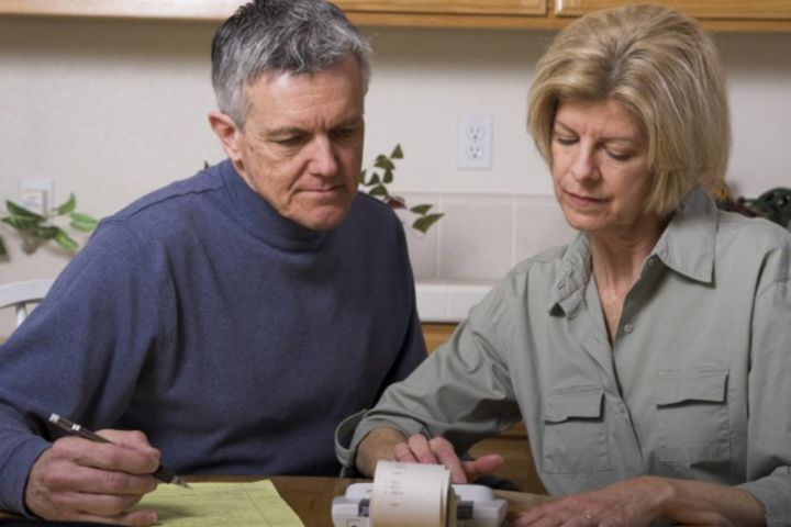 Go2Grid's tweet card. More home owners are expected to fall behind on their mortgages in 2016.