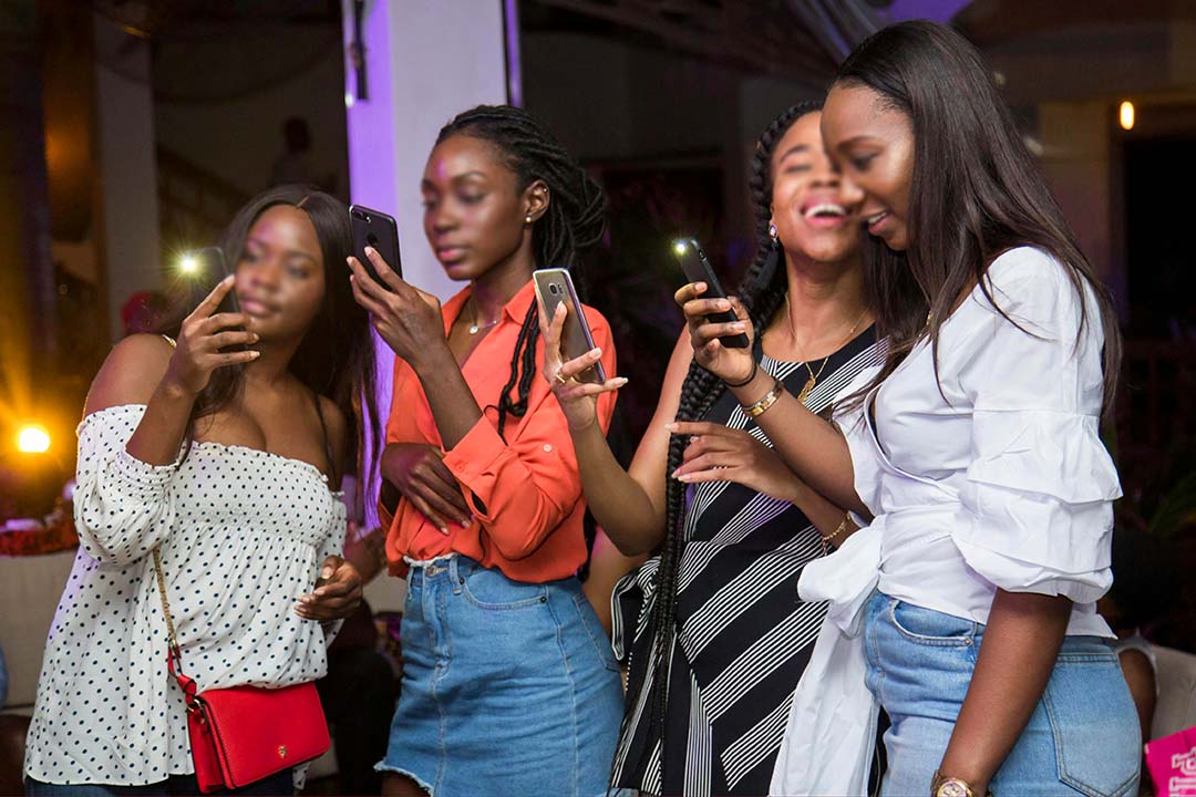 nymynet's tweet card. Dear, readers. I am here today to report something itchy. Here is the tea: so, my editor at Nymy Net, who happens to also be my boss too, recently caught the