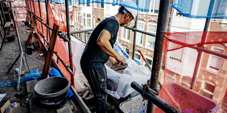 RobWitjes's tweet card. Het aantal werklozen is in de afgelopen drie maanden toegenomen, met gemiddeld 2 duizend per maand. In april waren er 375 duizend mensen werkloos, dat is 3,7 procent van de beroepsbevolking. Dit...