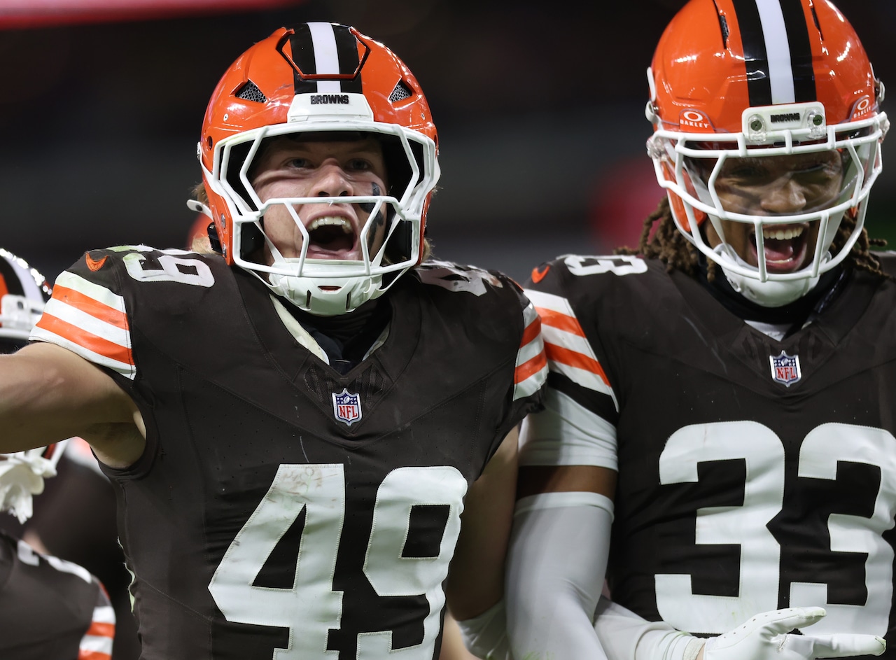 dan_labbe's tweet card. The Browns defense is playing well enough to get this team to the playoffs, but the offense isn't holding up its end of the bargain.