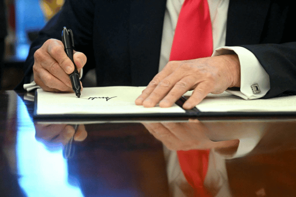 LAD_Canada's tweet card. US associations issue a joint statement opposing Trump's Executive Order making English the only official language.