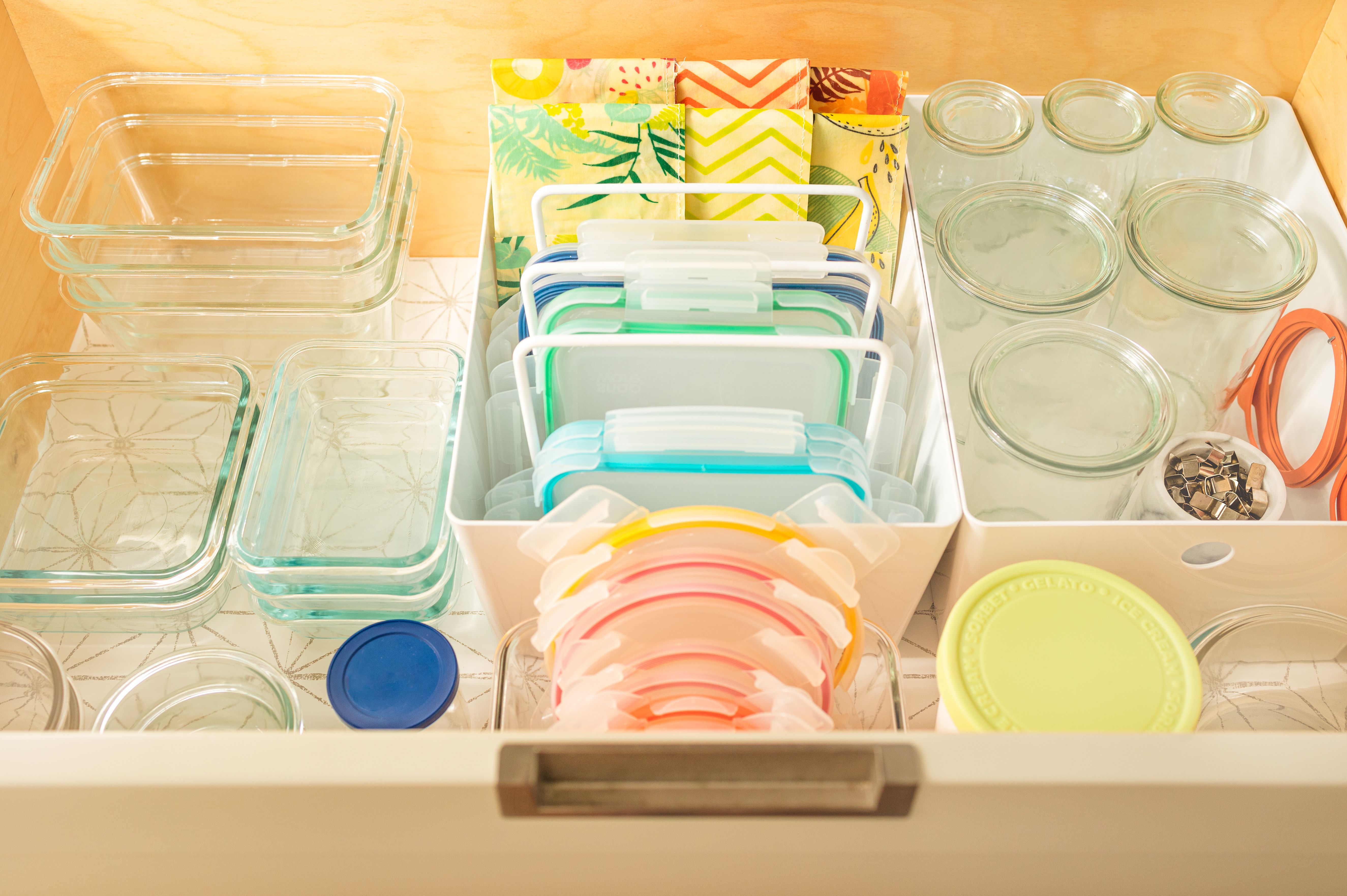 EasyLockStorage's tweet card. Use every inch of space with genius food storage container hacks that will keep your food storage containers and lids organized and easy to access.