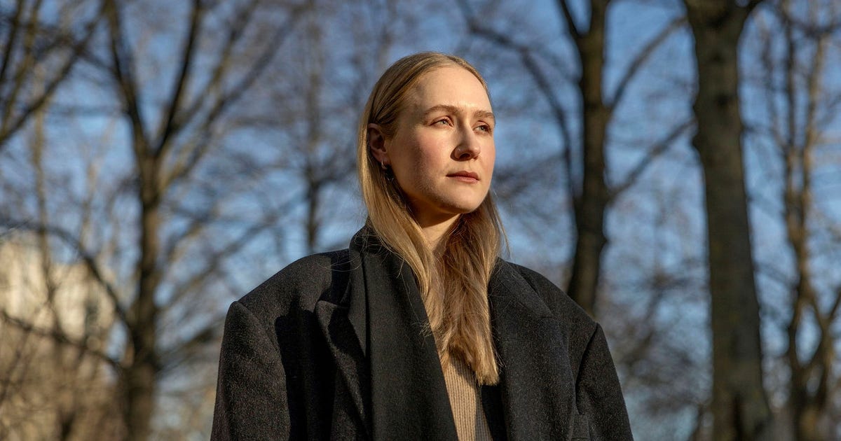 johankellman's tweet card. Hanna Johansson är aktuell med sin andra roman ”Body double”, en gåtfull europeisk dubbelgångarthriller som doftar av David Lynch. DN möter henne.