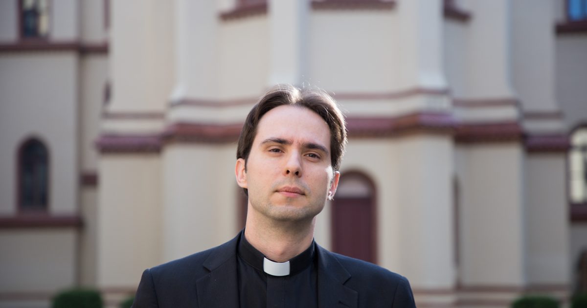 Bitnonet's tweet card. Marko Kovač postao je najmlađim hrvatskim biskupom nakon što je imenovan na mjesto pomoćnog biskupa zagrebačkog