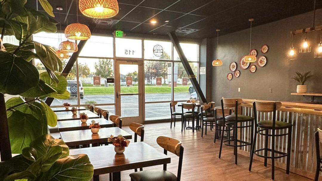 michaeldeeds's tweet card. “It was all so fresh and delicious!” wrote a Google reviewer. So far, the restaurant has a perfect 5-star rating.