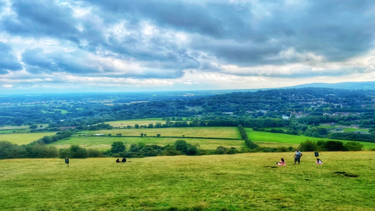 simonesaysgo's tweet card. Box Hill Hike in Surrey Hills is a breathtaking experience. Expect incredible views of Mole Valley and lots of hill-climbing to earn them!