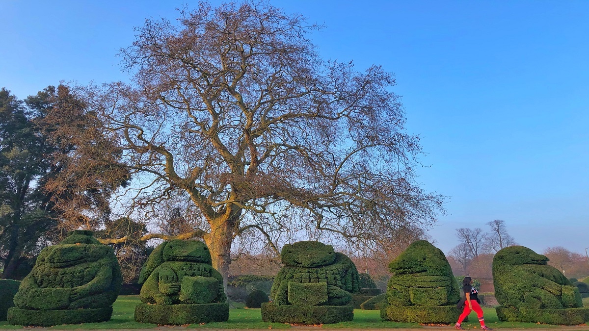 simonesaysgo's tweet card. Public art works in London are guaranteed to arouse your emotions. Installations are fun, quirky and completely unorthodox.