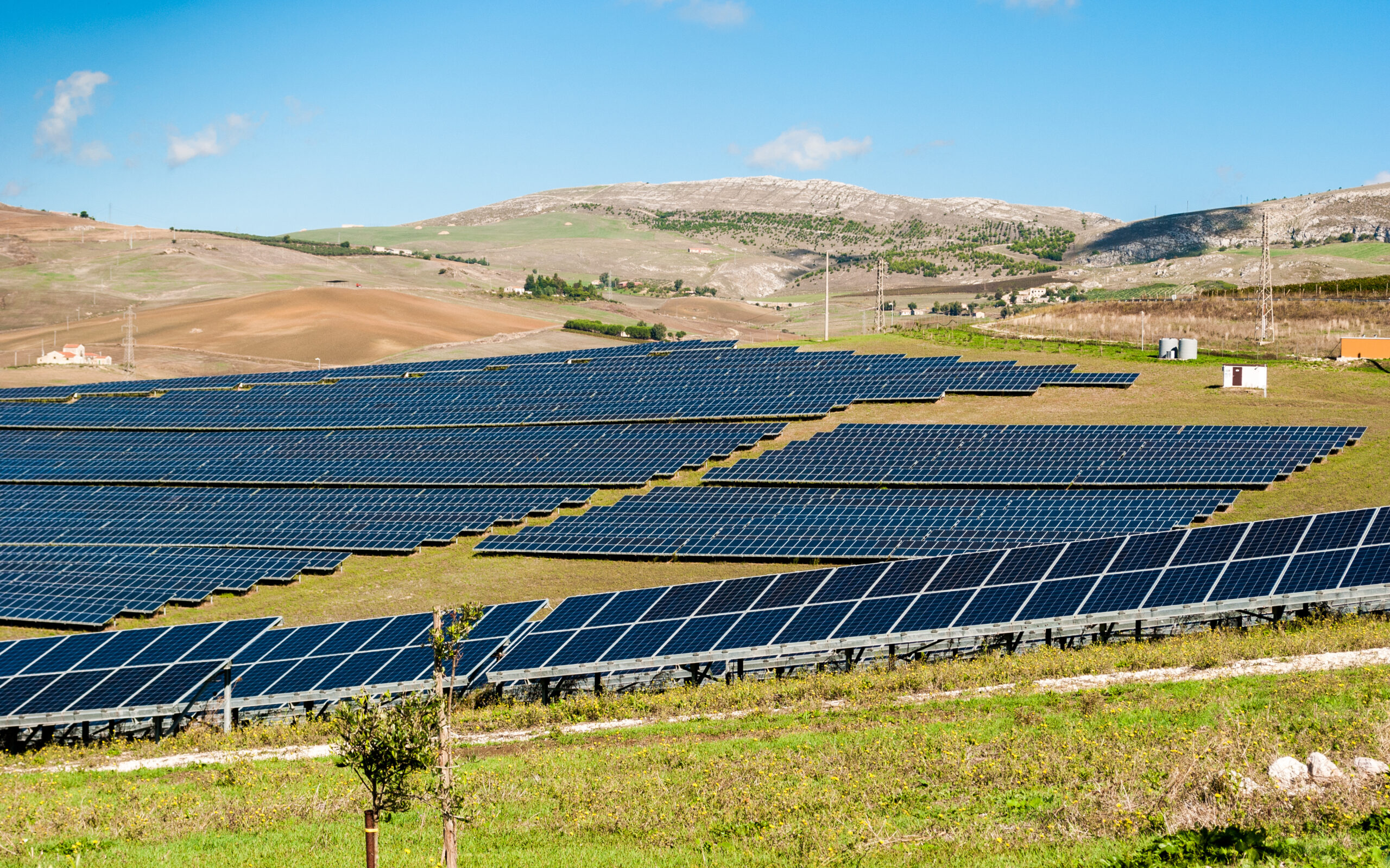 GoStarkTech's tweet card. Stark Tech brings engineering and optimization strategies expertise, aligning technology and analytics to facilities management.