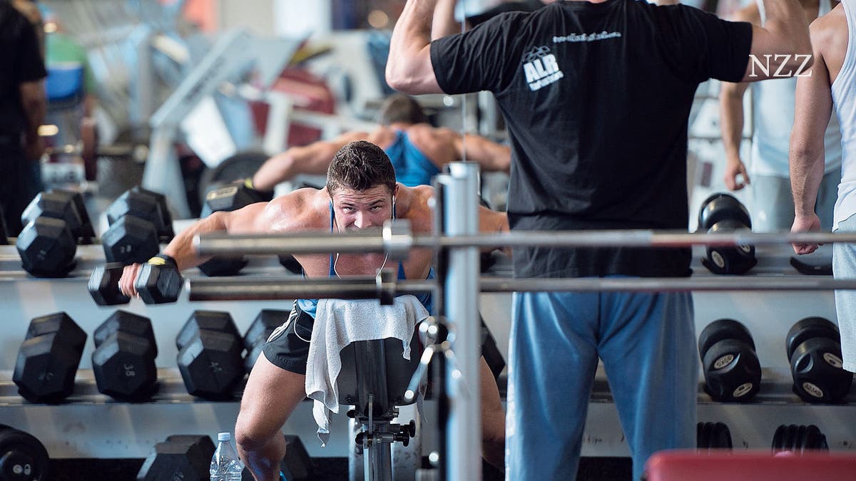 ChristianRuch's tweet card. Früher wuchsen Menschen mit Blick auf Gott über sich hinaus. Heute lassen sie im Fitnesscenter mit Blick auf sich die Muskeln wachsen.