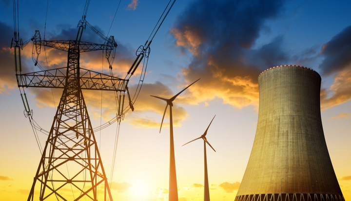 DorothySkrytek's tweet card. A new report claims nations with larger-scale nuclear deployments do not tend to show significantly lower carbon emissions