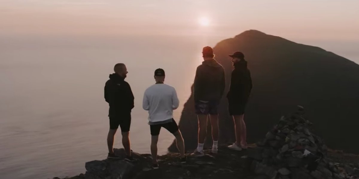 focuspullernet's tweet card. We all get by with a little help from our filmmaking friends.