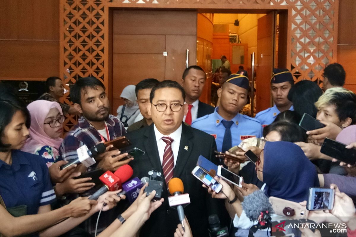 fadlizon's tweet card. Wakil Ketua DPR RI Fadli Zon mempertanyakan skema pembiayaan rencana pemindahan ibu kota negara yang diperkirakan menelan dana mencapai Rp466 ...