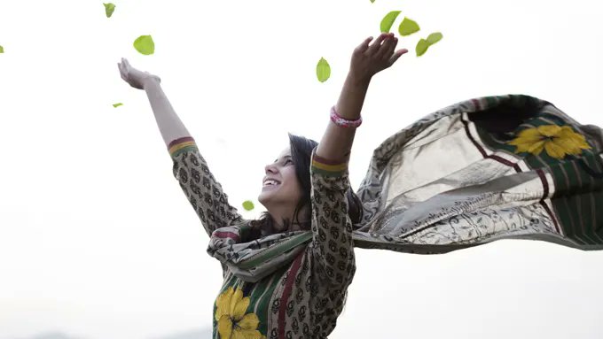 eenadulivenews's tweet card. నిజమే.. ఆఫీసులో బాస్‌ కోప్పడ్డారనో.. ఇంట్లో భాగస్వామితో/స్నేహితులతో గొడవ అయిందనో మూడ్‌ పాడుచేసుకొని బాధపడుతూ కూర్చుంటే ఎలా? ఎంత చింతిస్తూ కూర్చున్నా ఎలాంటి లాభం ఉండదు కదా అందుకే, ఆ బాధలో నుంచి...