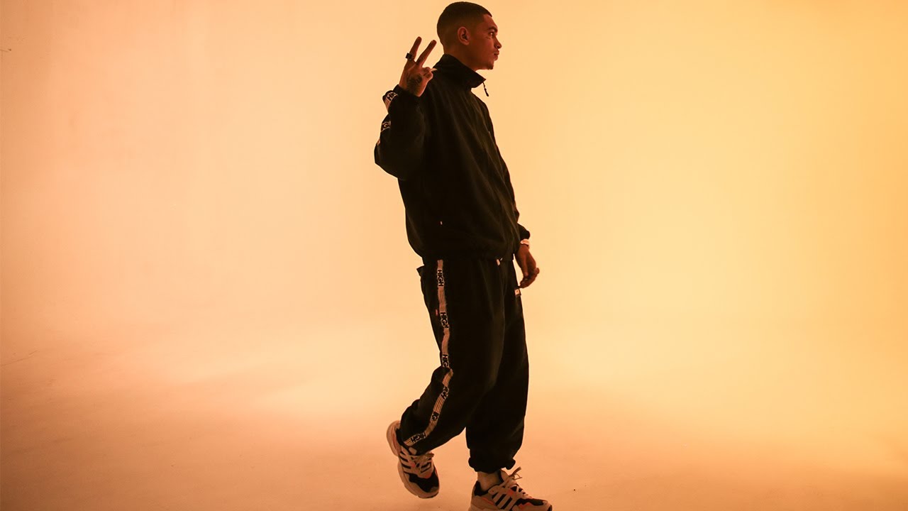 sain's tweet card. Sain - Lobbies de Hoteis [Videoclipe Oficial]