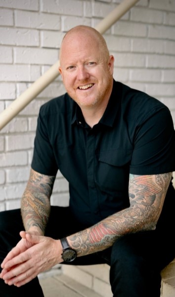 singularityblog's tweet card. Nikolas Badminton is the Chief Futurist at futurist.com. See his interview to learn foresight tools and lessons from "Facing Our Futures."