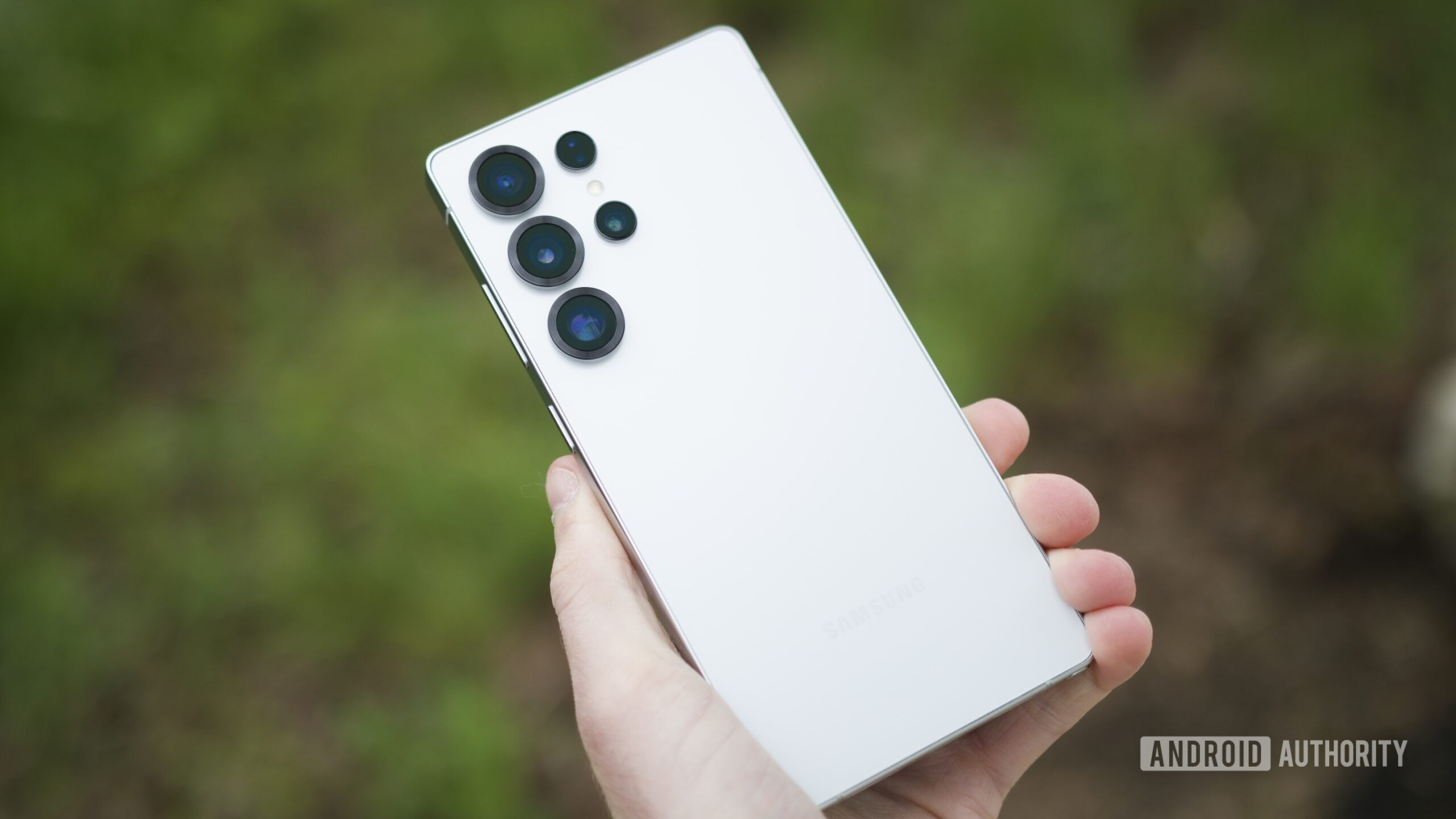 _tech_robot_'s tweet card. Have you been waiting for a good chance to get the Samsung Galaxy S25 Ultra at a nice discount? Today is your day!