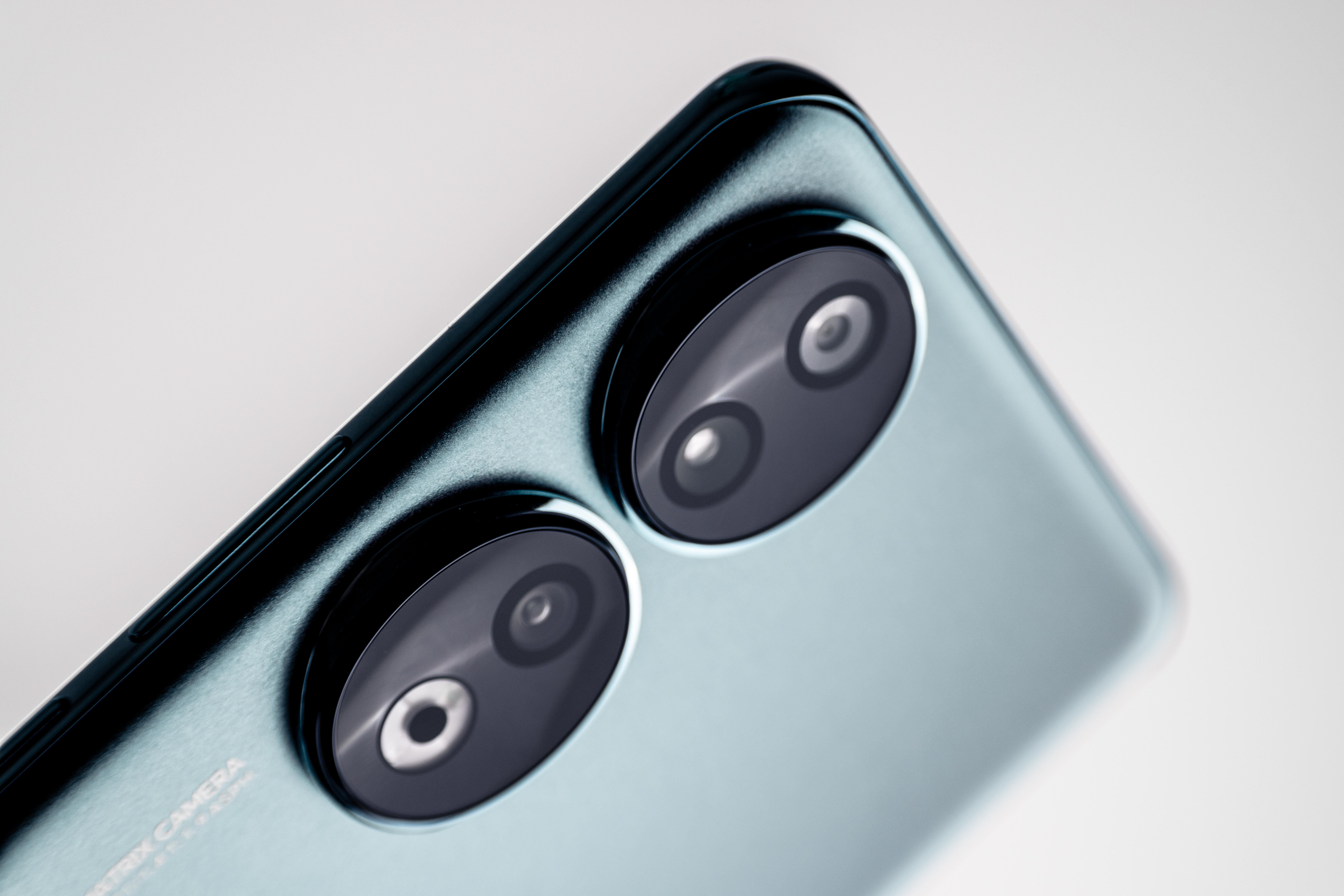 AndroidLatino_'s tweet card. Con cada vez más influencers y generadores de contenidos, los fabricantes están sacando su mejor artillería para perfeccionar el apartado fotográfico.