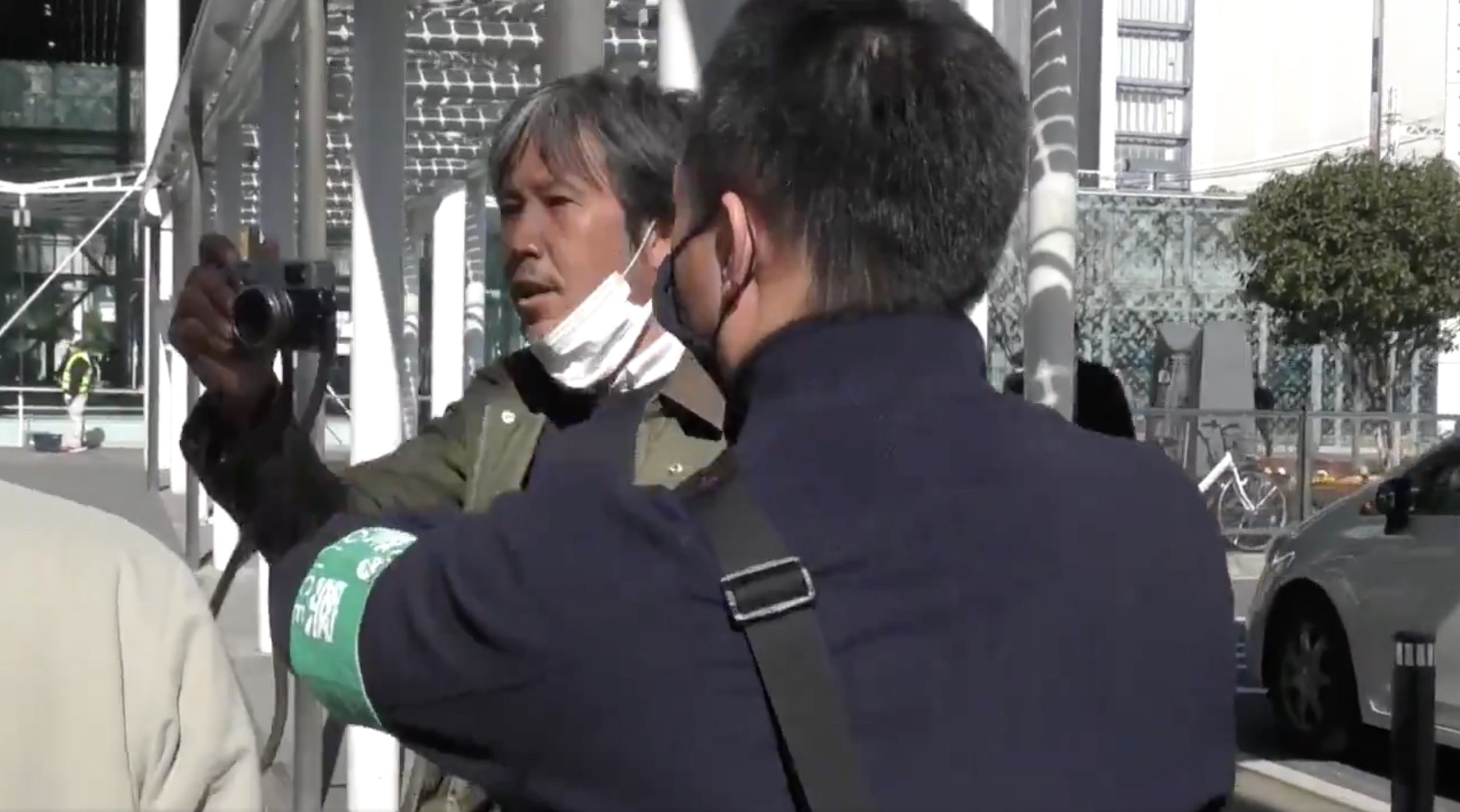 newssharing1's tweet card. 【コメント】しばき隊、とうとうマジョリティーの目に触れてしまいましたね笑しばき隊は暴力事件で裁判にもなっていたTBSは「報道特集」において、しばき隊の存在を否定し、ネットスラングだとする誤った情報を放送しています。テレビ局として誤報を認めた...