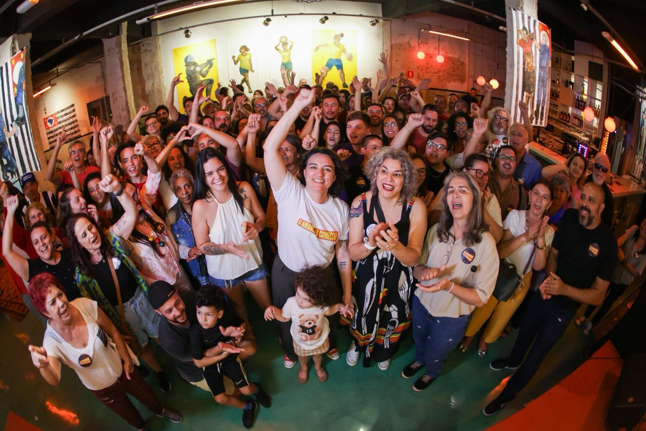 carlaayres's tweet card. A vereadora Carla Ayres reuniu cerca de 200 pessoas na capital para o lançamento de sua pré-candidatura à deputada federal.