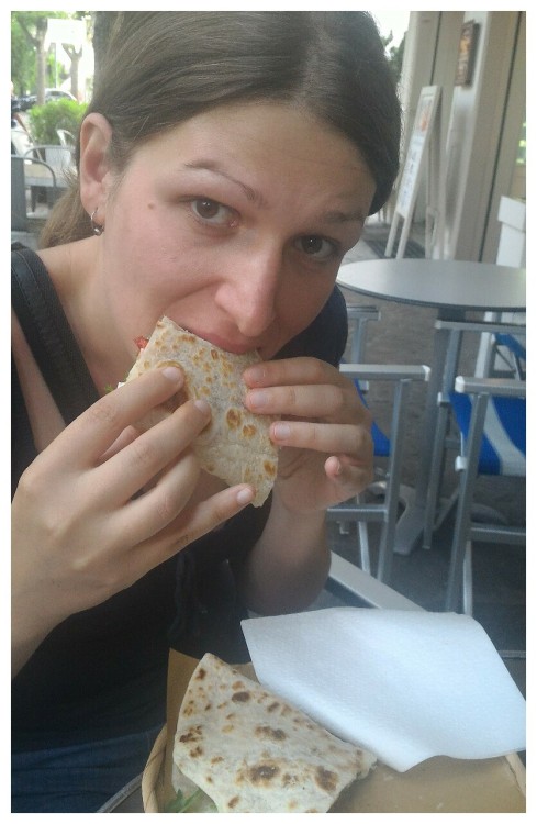 GeekBug's tweet card. #Rimini @piadaLella #piadina #cassoni