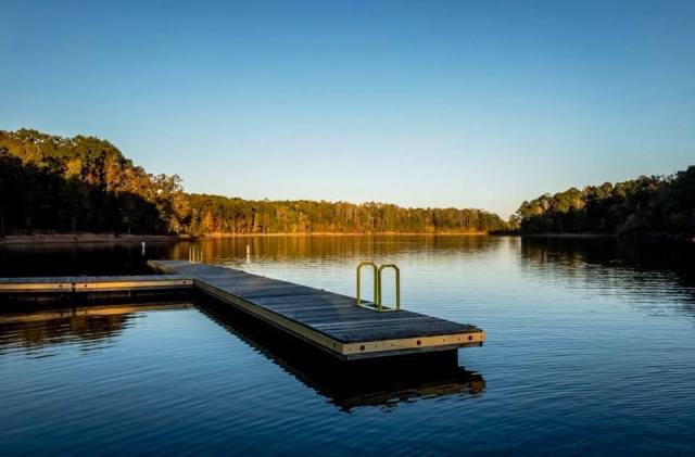 realDotNetDave's tweet card. To attract out-of-town speakers for community tech conferences, organizers should encourage local residents to provide hospitality, such as spare rooms and meals. This approach not only reduces tra…