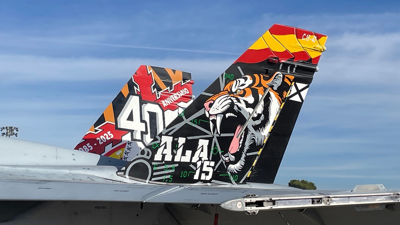OndaCeroAragon's tweet card. El ALA 15 celebra 40 años en la Base Aérea de Zaragoza. Cuatro décadas asociadas a los F-18, cazas que supusieron un gran avance hacia la modernización del Ejército del Aire. La Base Aérea de...