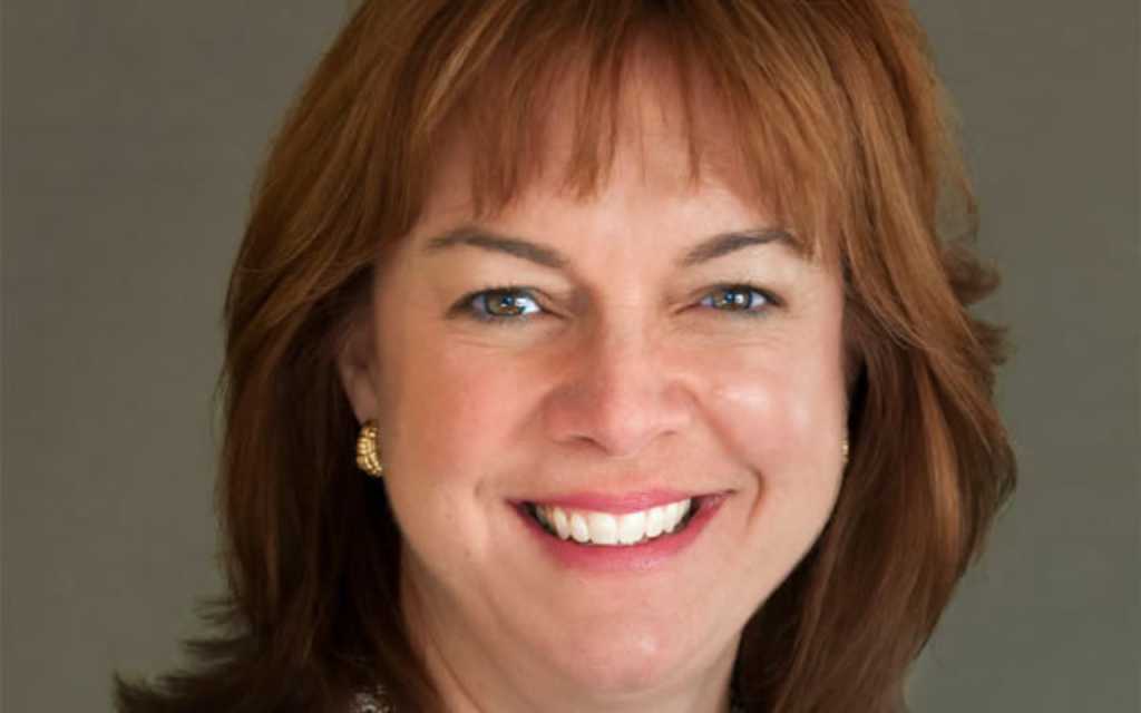 CIOonline's tweet card. MIT CISR research into information businesses reveals how treating data as a product, complete with owners, lifecycle and metrics, separates leaders from laggards.