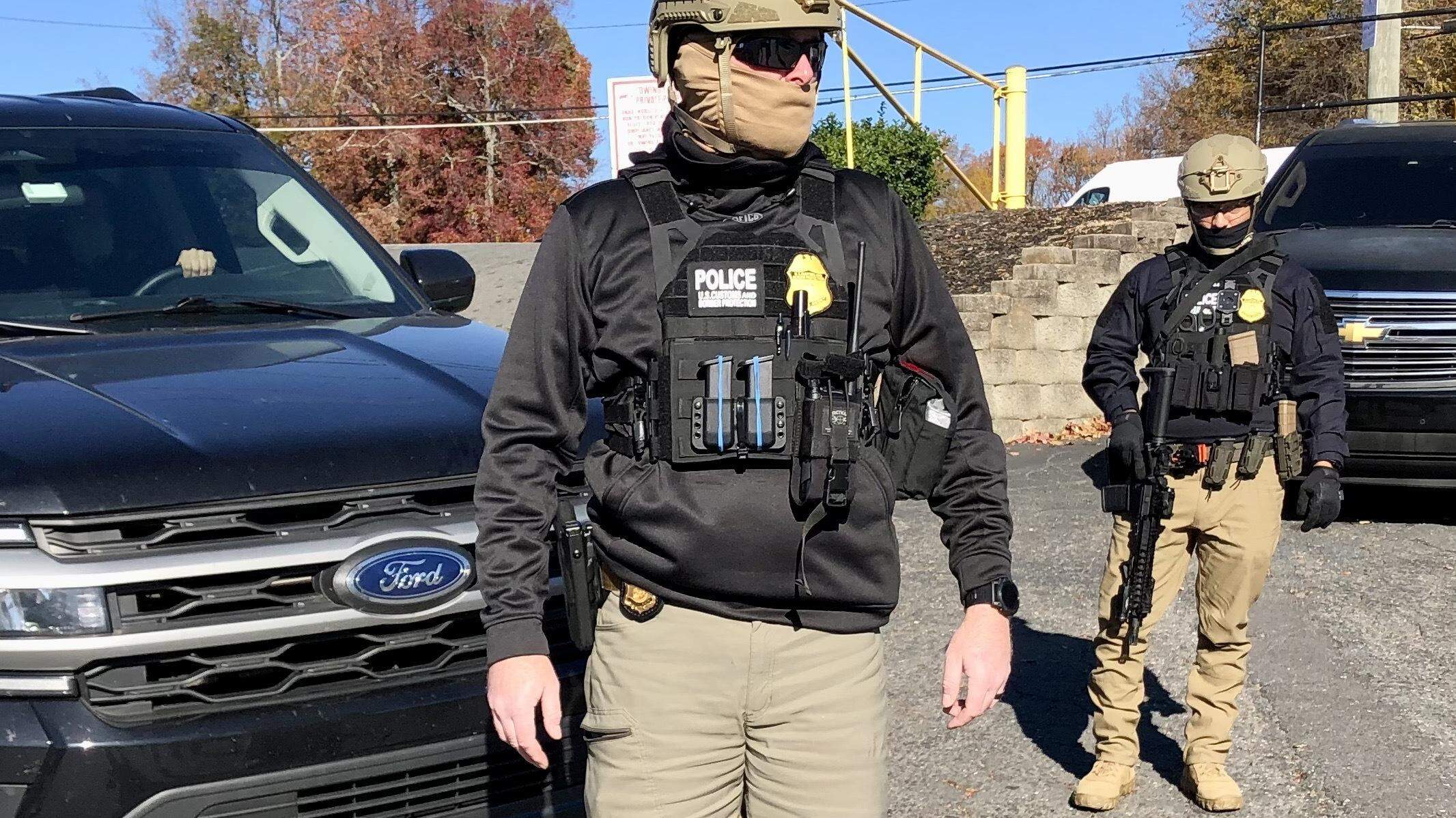 theobserver's tweet card. Border Patrol was caught on video questioning two landscapers who were decorating a home for Christmas in east Charlotte.