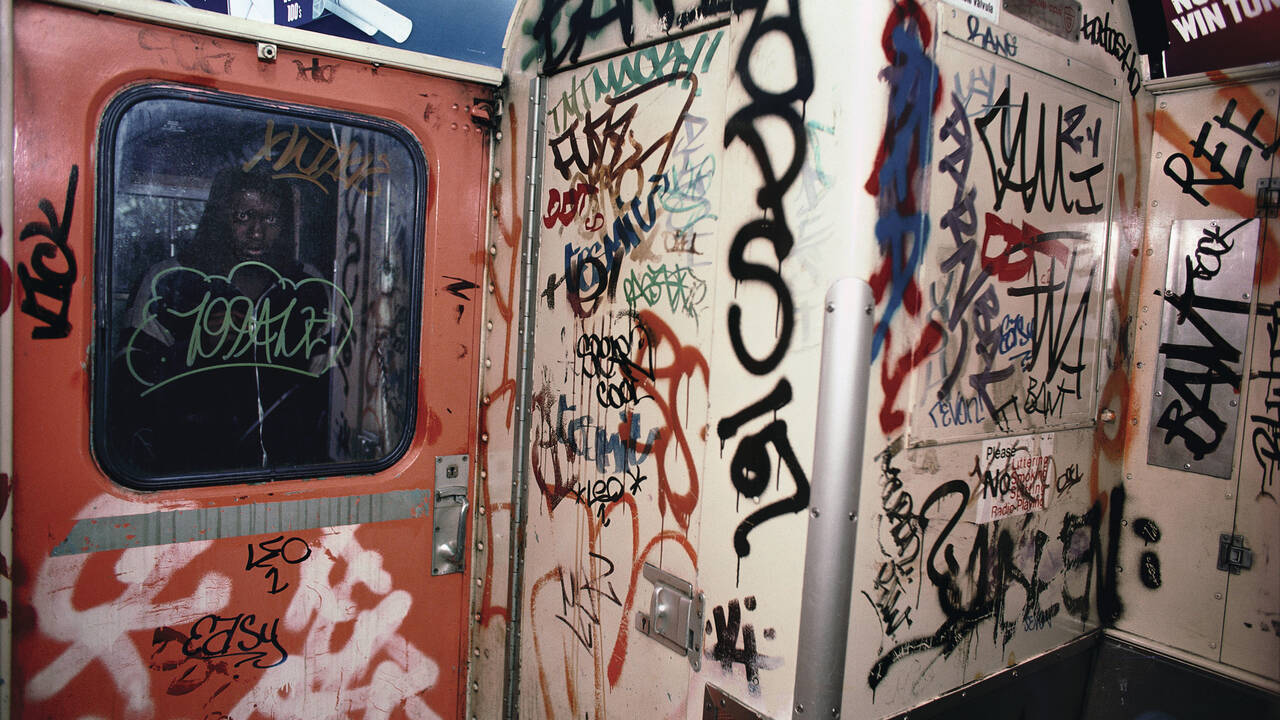 LeTemps's tweet card. HIP-HOP DON’T STOP (3/5). Depuis sa naissance aux Etats-Unis, le graffiti a dépassé les murs des cités pour devenir un véritable phénomène culturel, colonisant musées et habits de marque. Retour sur...