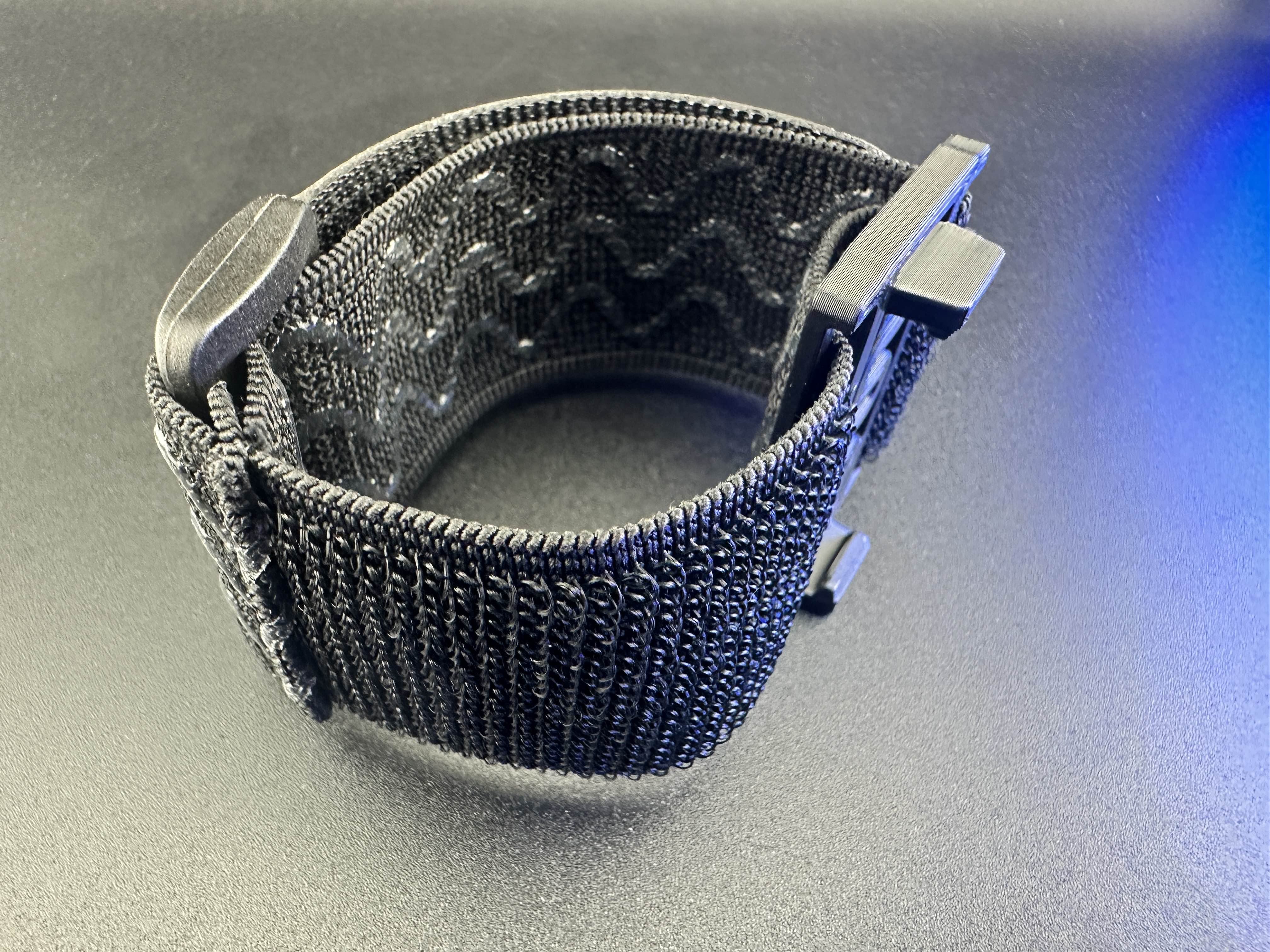 VemtechApp's tweet card. Refresh or replace your Vemtr4cker 4.0 mounting gear with individual OEM straps – compatible with all Vemtr4cker 4.0 and beyond trackers. ✅ New anti-slip silicone lining – stays secure during intense...