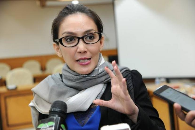 republikaonline's tweet card. Rieke dinilai memprovokasi publik agar menolak kebijakan kenaikan PPN jadi 12 persen.