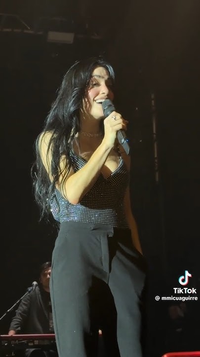 PAMELAMACKARY's tweet card. Lali canta "hay un lugar" en Barcelona