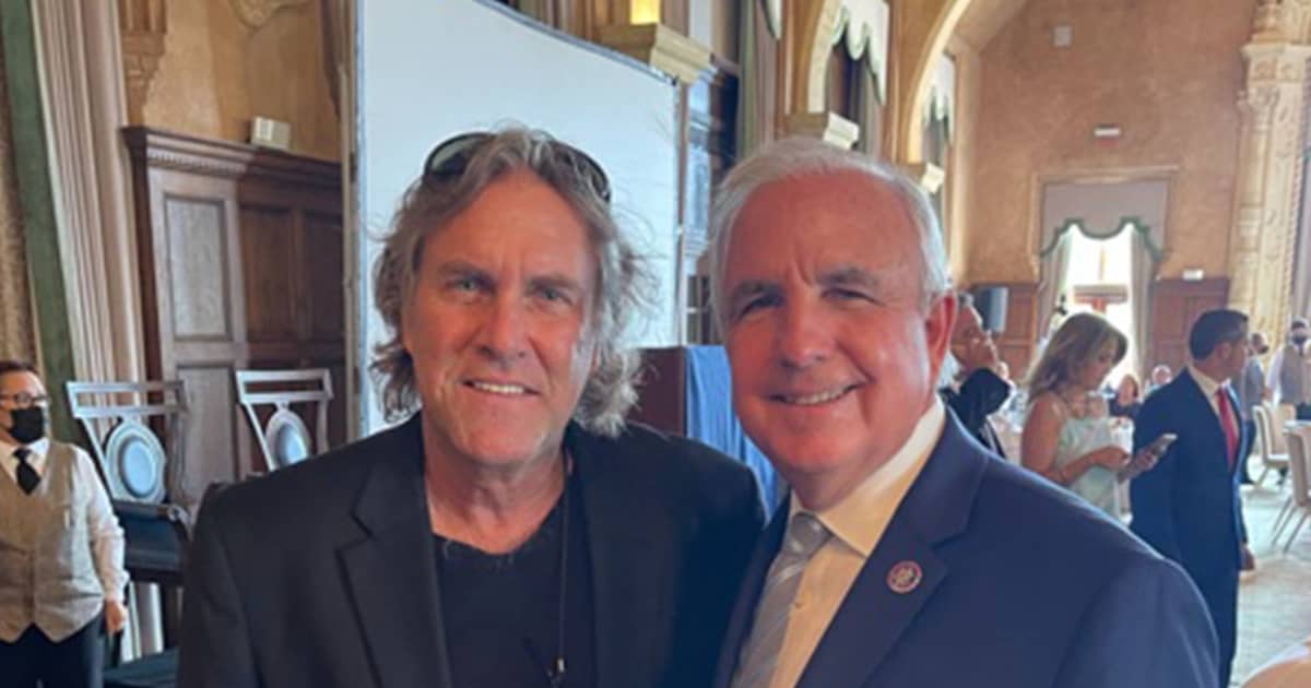 FIUEnvironment's tweet card. The South Florida Hispanic Chamber of Commerce recently awarded the FIU Institute of Environment’s CREST Center for Aquatic Chemistry and Environment (CAChE) its Good 2 Green Award.