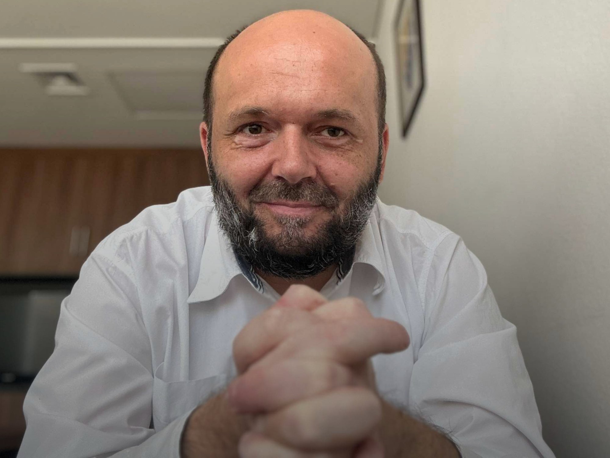 objavi_ba's tweet card. PIŠE: Amer Tikveša Ništa što predlažemo po društvenim mrežama, od smrtnih kazni do mirnih protestnih šetnji, neće uticati ni na smanjenje, a pogotovo ne na nestanak femicida. Femicid je performativni...