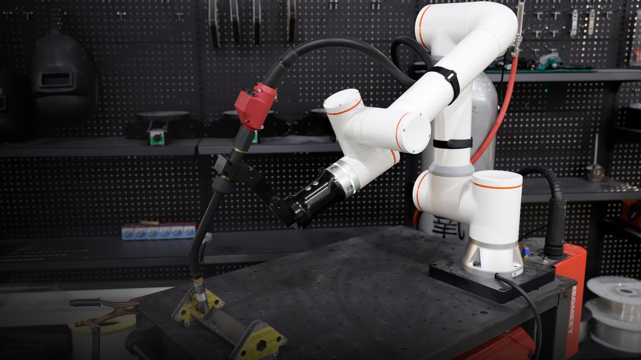 WSrobotics_EU's tweet card. Welding has always been one of the cornerstones of modern manufacturing. From building cars and bridges to industrial equipment, the quality and efficiency of the welding process directly impact...