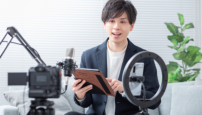 WebcastingEvent's tweet card. Wondering how webcasting can benefit your company? Discover what it is, its uses, and how it is being improved by artificial intelligence.