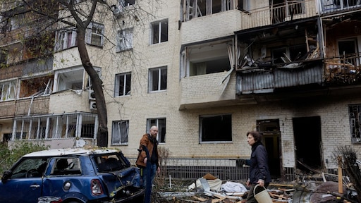 m_nieuwenhuis's tweet card. Sinds de invasie van de Krim in 2014 en het neerhalen van vlucht MH17 heeft ING honderden miljoenen euro's uitgeleend aan de Russische staat, waarmee de oorlogsmachine gefinancierd kon worden. Zolang...