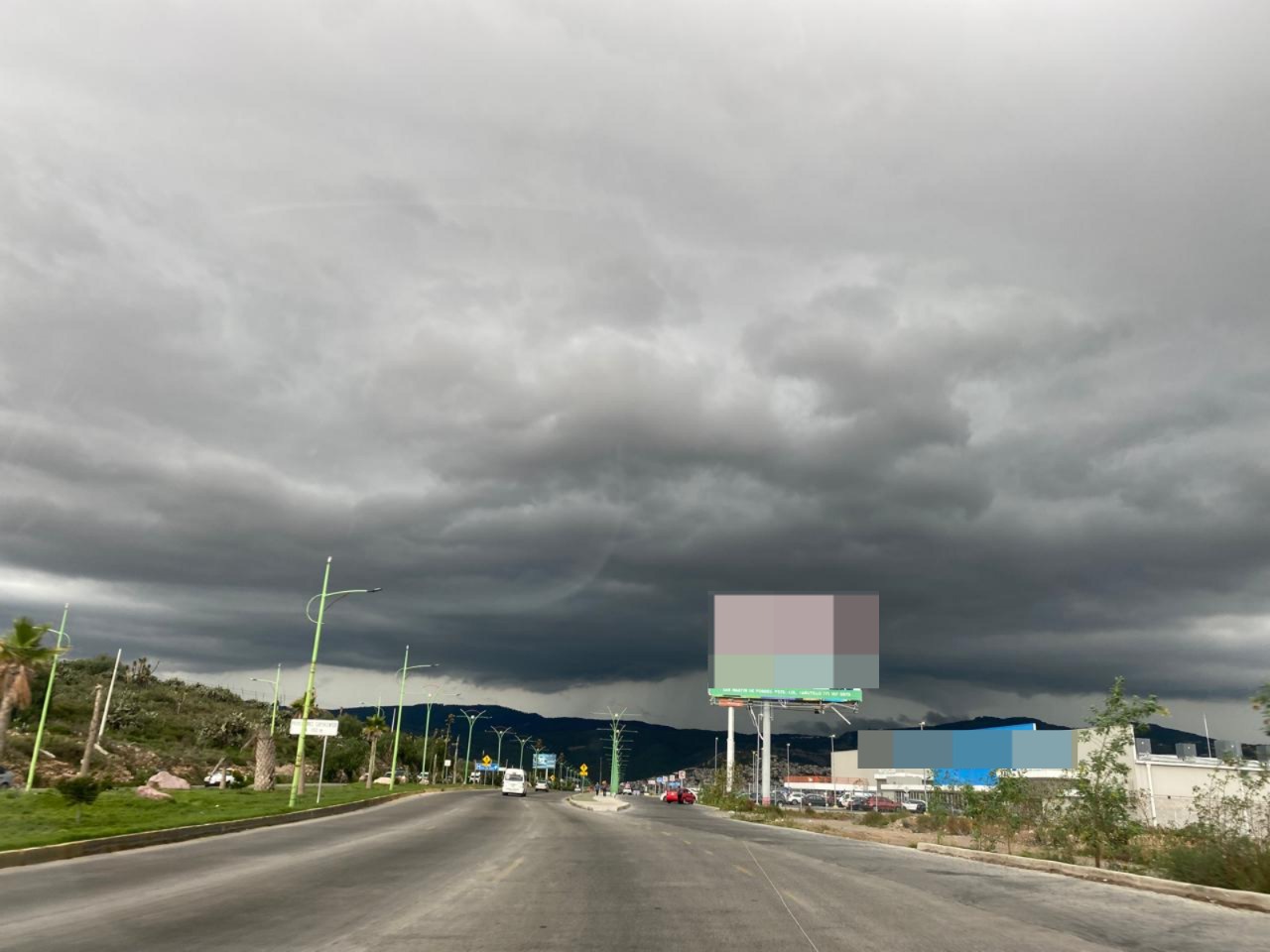 diaplazajuarez's tweet card. La Subsecretaría de Protección Civil y Gestión de Riesgos del estado de Hidalgo pide a la población tomar las medidas pertinentes con especial atención para los próximos días 9 y 10 de noviembre, en...