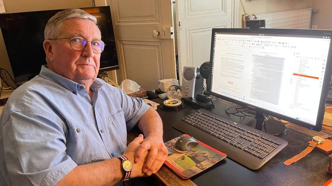 ACBM_COM's tweet card. Xavier Théry présidait le club informatique de La Flèche jusqu’à sa dissolution au printemps 2025. L’association n’a pas trouvé la relève parmi les jeunes, pourtant touchés, eux aussi, par la...