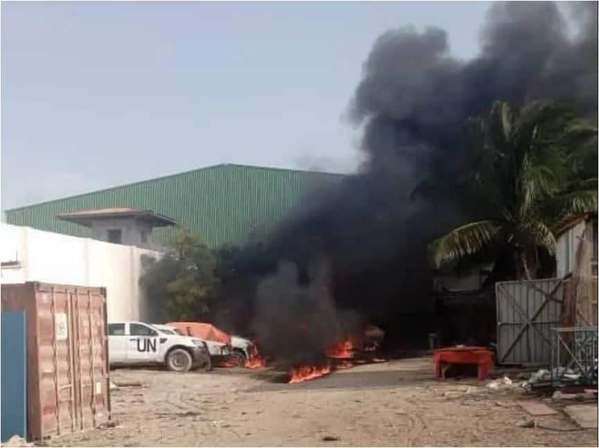 Goobjooge's tweet card. FAAHFAAHIN: Dad yar oo ka badbaaday Diyaaraddii AUSSOM ee ku burburtay Garoonka Muqdisho - Goobjooge.net: Somali News, Somalia news Analysis.