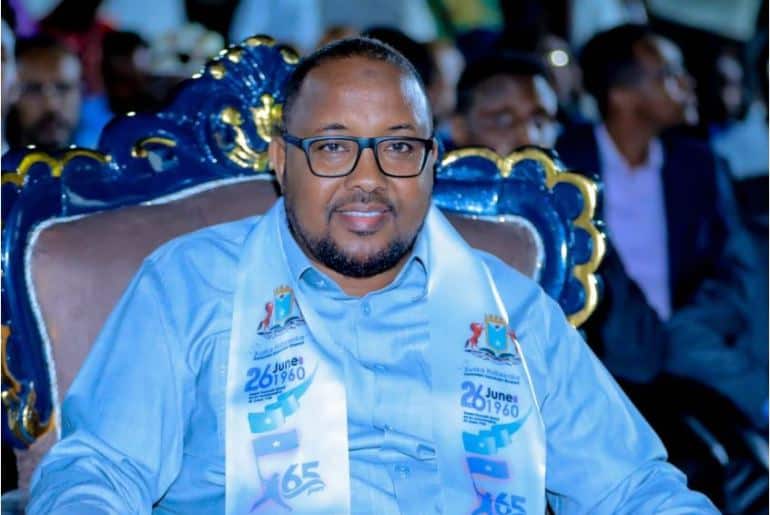 Goobjooge's tweet card. Hoggaamiyaha Khaatumo oo farriin u diray Siciid Deni iyo Axmed Madoobe, si buuxdana u taageeray Xasan Sheekh - Goobjooge.net: Somali News, Somalia news Analysis.