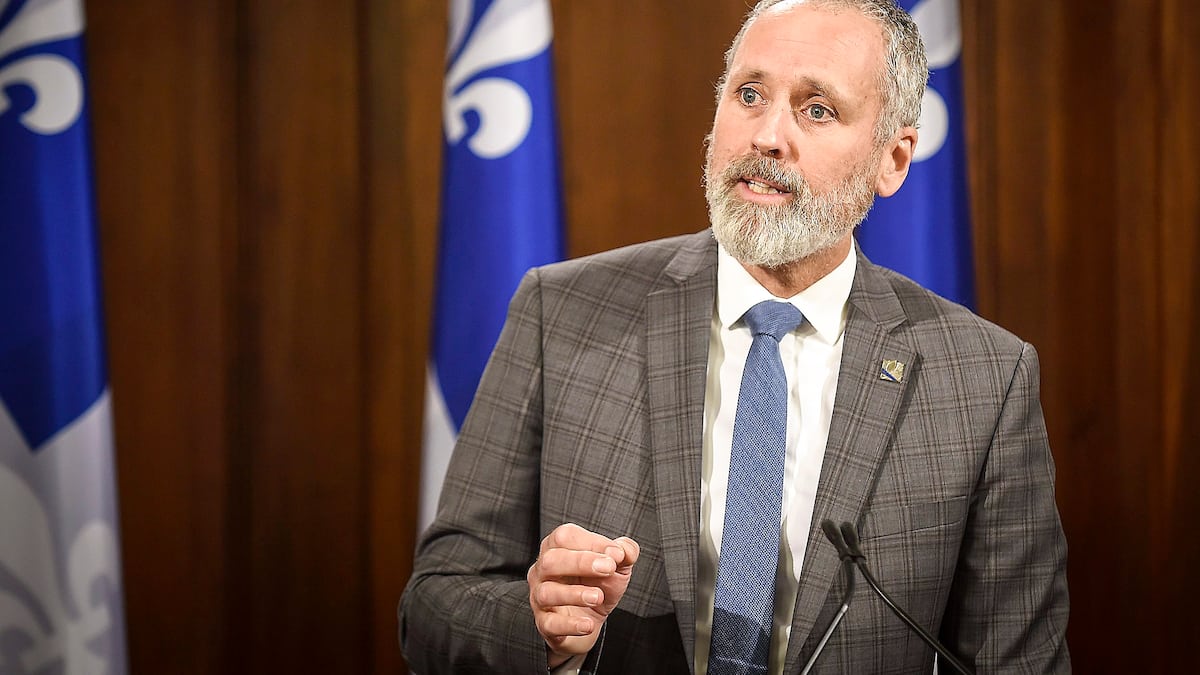 Antoyac's tweet card. Menacé d’expulsion pour avoir négocié une candidature avec le Parti québécois, le député Vincent Marissal a quitté le caucus solidaire.