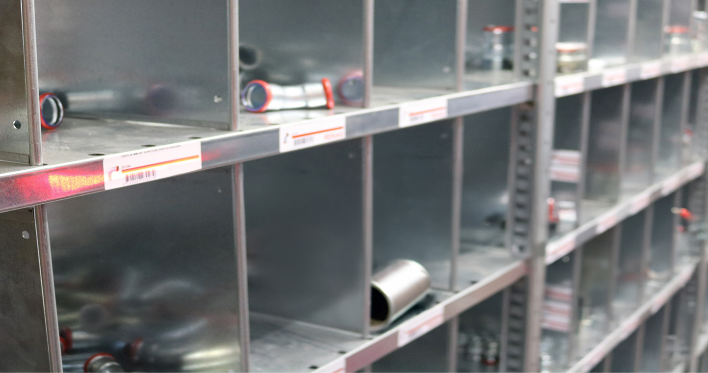 aACEsoft's tweet card. aACE makes it easy to track the lot and serial numbers associated with your products.