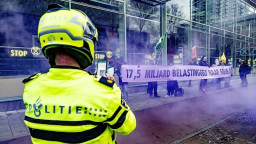 marjanminnesma's tweet card. In reactie op 'het buitenproportionele optreden van het Openbaar Ministerie tegen activisten van XR' zijn bestuurders van negen maatschappelijke organisaties van plan om zaterdag deel te nemen aan de...