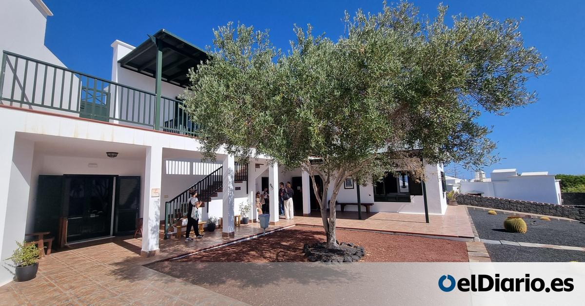 MariadelRioS's tweet card. Mientras decenas de viajeros iberoamericanos marcan Lanzarote como parada indispensable para visitar A casa de José Saramago, para algunos locales pasa casi desapercibido. Viajamos al interior de la...