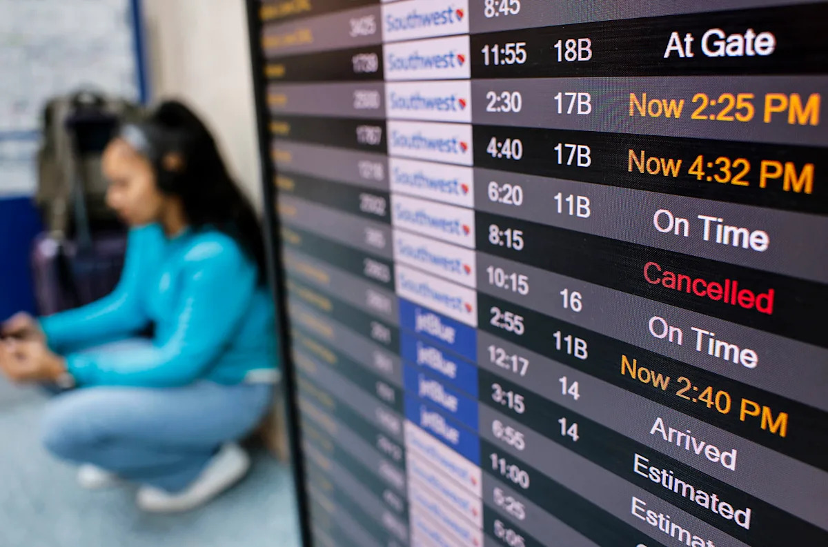 RagingGnome1's tweet card. The Trump administration has officially withdrawn a Biden-era proposal that would have compensated airline passengers for significant delays caused by issues within a carrier's control.